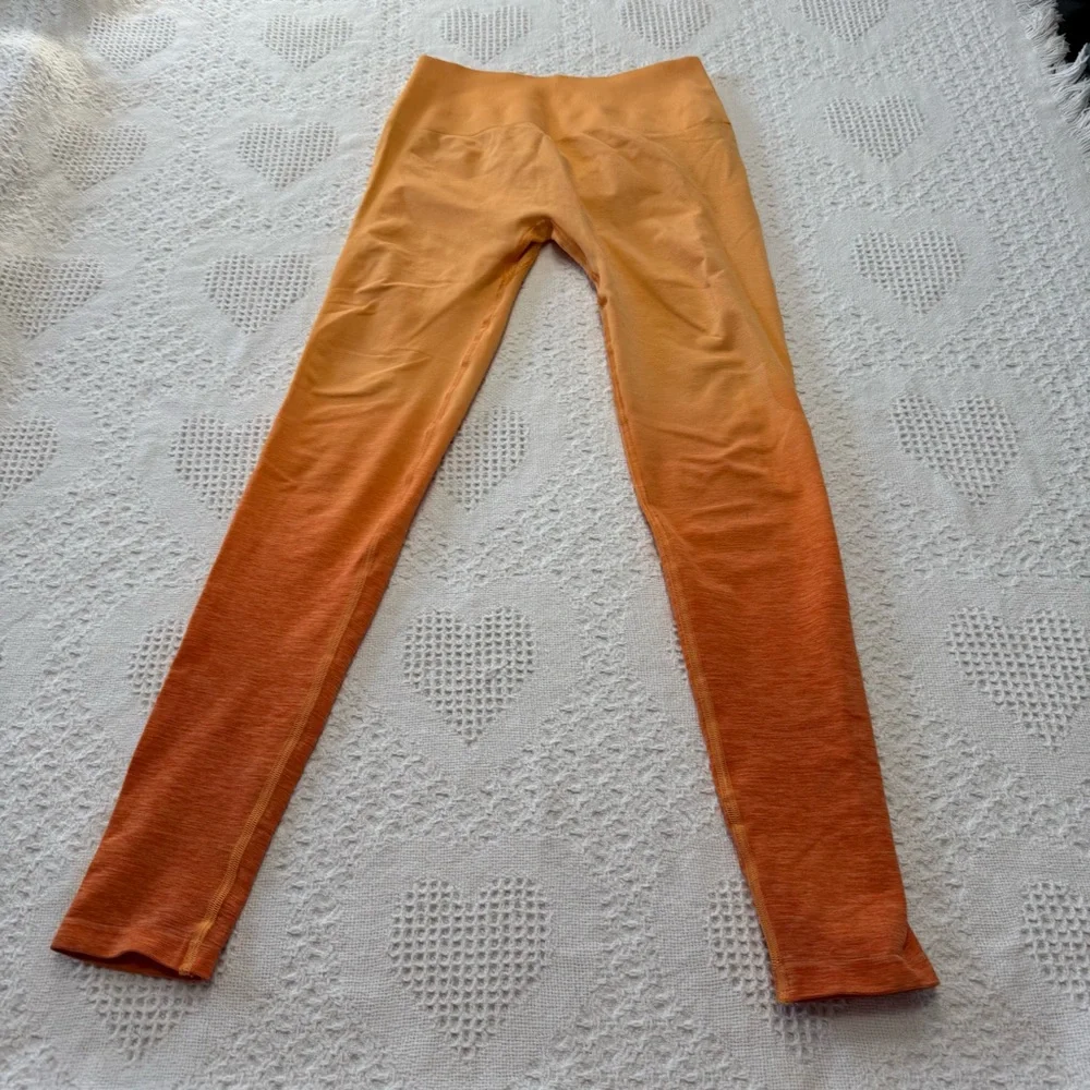 Orange Ombré Alphalete Amplify Leggings (M)